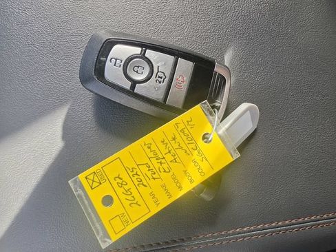 Used 2025 Ford Explorer Active AWD/4WD image 26