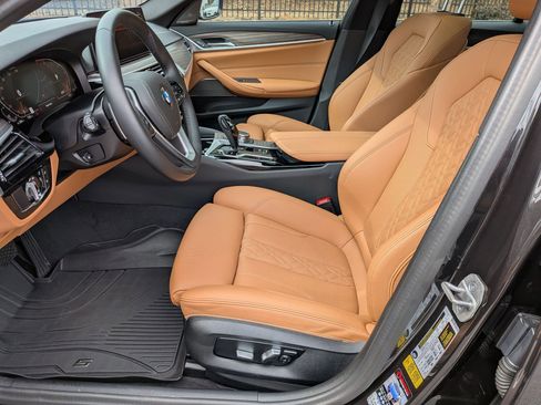 Certified 2023 BMW 530i w/ Premium Package image 16