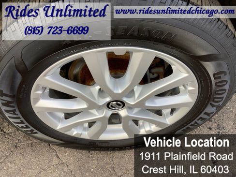 Used 2017 Nissan Rogue SV w/ SV Premium Package image 39