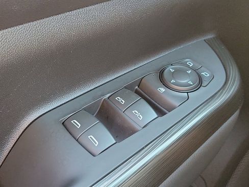 Used 2023 GMC Acadia SLT image 26