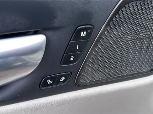 Used 2023 Volvo XC60 B5 Plus w/ Climate Package image 11