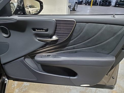 Used 2020 Lexus LS 500 w/ Accessory Package (Z2) RWD image 16