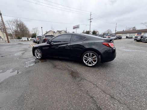 Used 2013 Hyundai Genesis 3.8 image 14