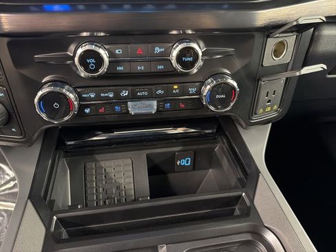 New 2026 Ford F250 Lariat w/ Black Appearance Package AWD/4WD image 13