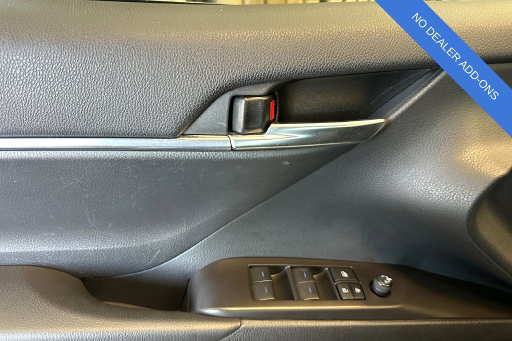 Used 2024 Toyota Camry SE FWD image 11