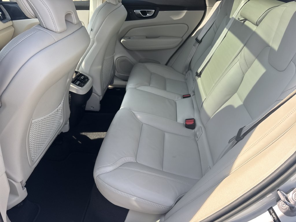 Used 2023 Volvo XC60 B5 Ultimate w/ Climate Package AWD/4WD image 20