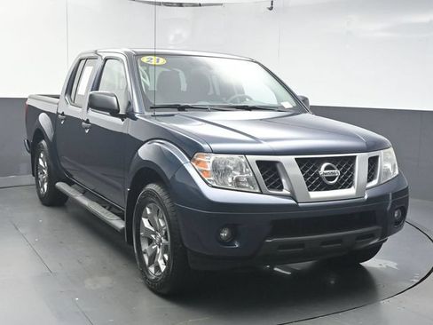 Used 2021 Nissan Frontier SV RWD image 2