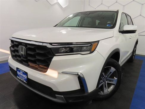 Used 2025 Honda Pilot EX-L image 1