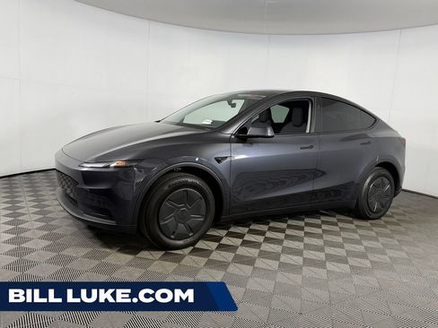 Used 2026 Tesla Model Y 2WD image 1