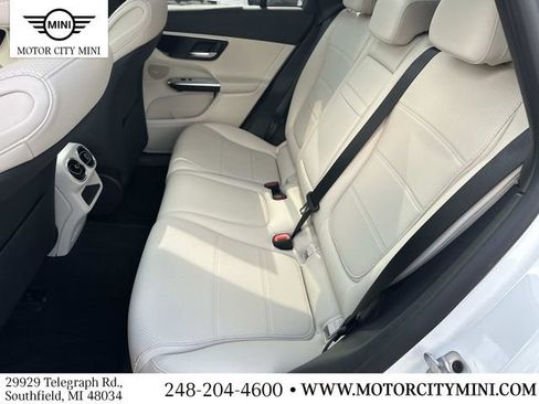 Used 2025 Mercedes-Benz GLC 300 4MATIC image 15