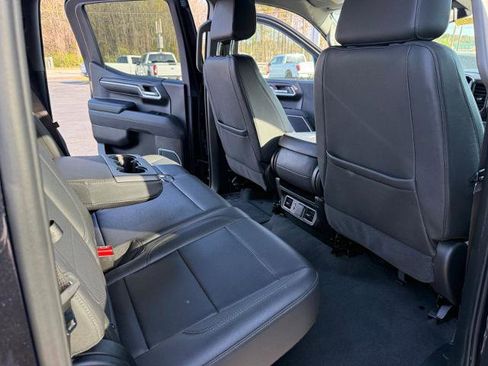 Used 2025 GMC Sierra 1500 SLT image 5