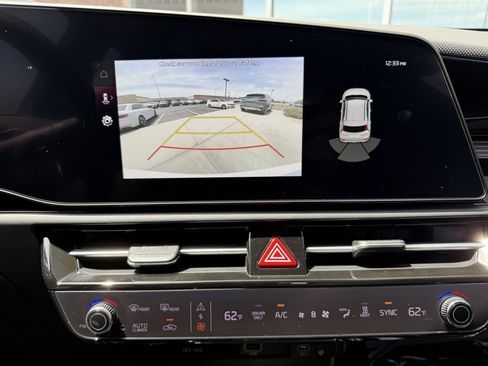 Used 2025 Kia Niro Wind FWD image 19