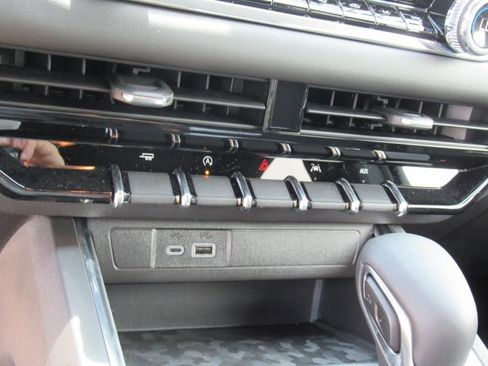 New 2025 GMC Canyon Elevation w/ Convenience Package image 23