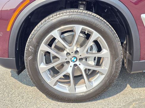 Used 2024 BMW X5 xDrive40i w/ Premium Package AWD/4WD image 8