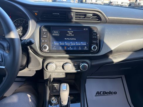 Used 2023 Nissan Kicks SV image 12