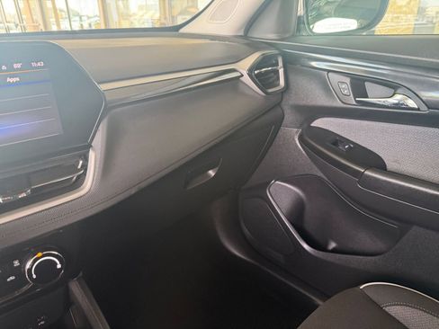 Used 2025 Chevrolet TrailBlazer LT image 37