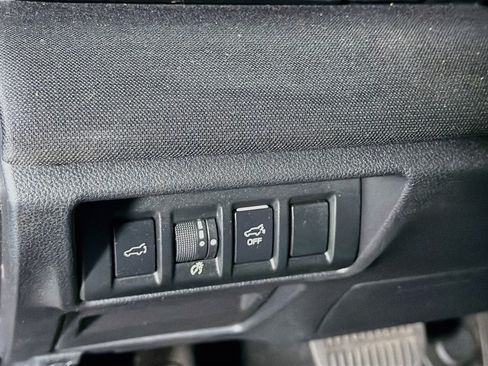 Used 2022 Subaru Outback Premium AWD/4WD image 17