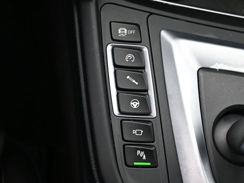 Used 2015 BMW M4 Convertible image 25