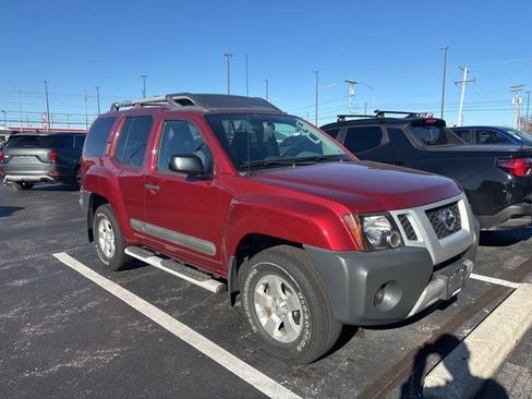 Used 2013 Nissan Xterra S w/ Value Package image 1