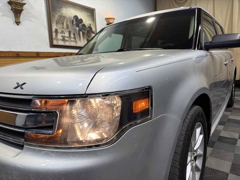 Used 2016 Ford Flex SE image 8