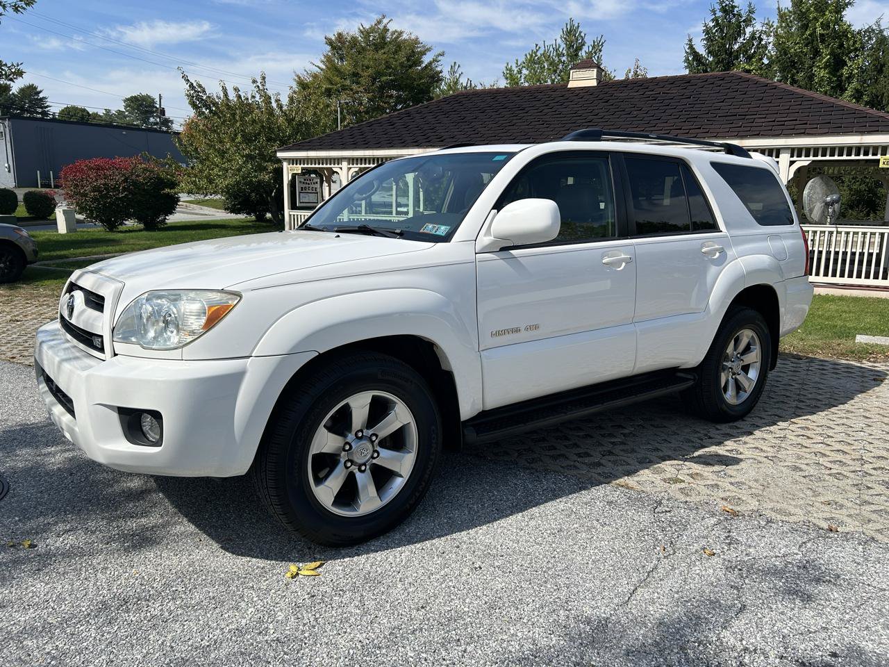 Used 2007 Toyota 4Runner Limited AWD/4WD image 9