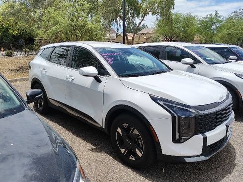 Certified 2026 Kia Sportage LX FWD image 3