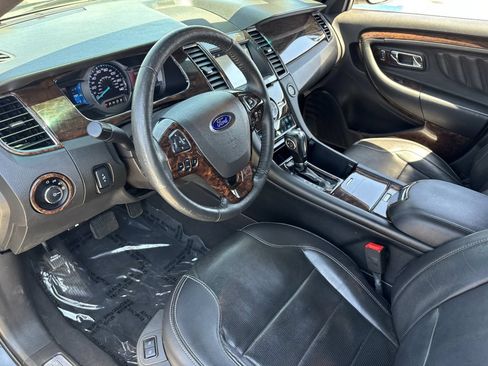 Used 2019 Ford Taurus Limited FWD image 17