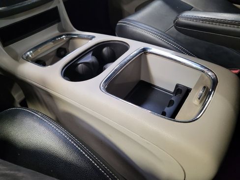 Used 2019 Dodge Grand Caravan SXT FWD image 26