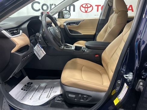 Used 2025 Toyota RAV4 XLE Premium image 22