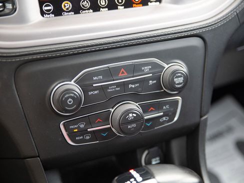 Used 2023 Dodge Charger R/T w/ Plus Group image 15