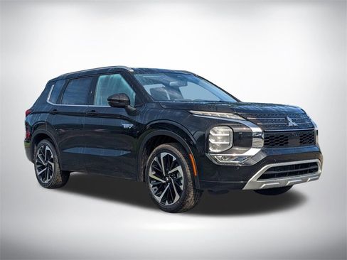 New 2025 Mitsubishi Outlander SEL image 2