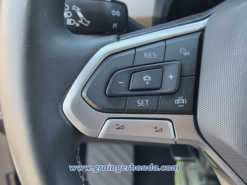 Used 2022 Volkswagen Atlas Cross Sport SE image 26