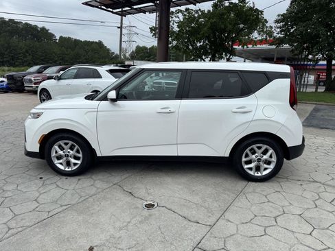 Used 2022 Kia Soul S FWD image 9