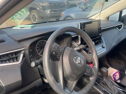Used 2021 Toyota Corolla LE image 35