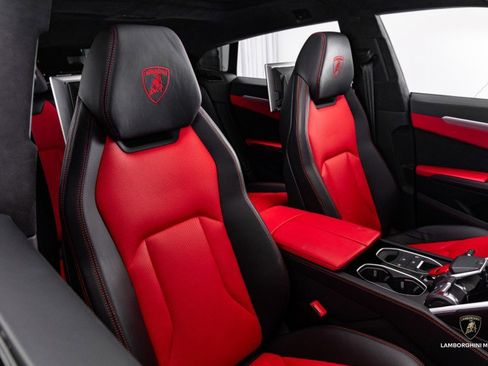 Used 2019 Lamborghini Urus image 44