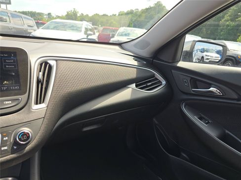 Used 2024 Chevrolet Malibu LT FWD image 24