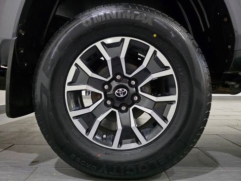 Used 2020 Toyota Tacoma TRD Sport AWD/4WD image 24