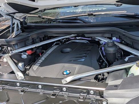 New 2026 BMW X7 xDrive40i AWD/4WD image 17