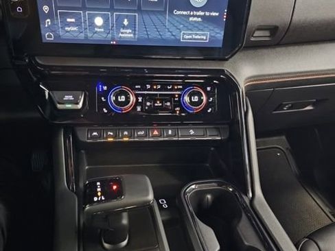 Used 2025 GMC Sierra 1500 AT4 w/ AT4 Premium Package image 34