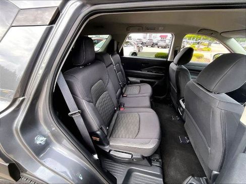 Certified 2026 Nissan Pathfinder SV AWD/4WD image 16