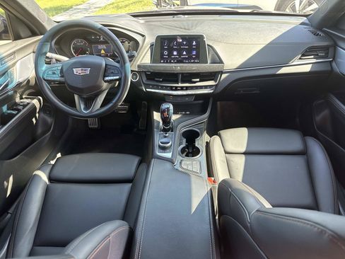Used 2022 Cadillac CT4 V RWD image 29