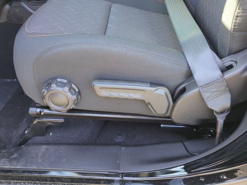 New 2025 Jeep Gladiator Mojave w/ Convenience Group image 14