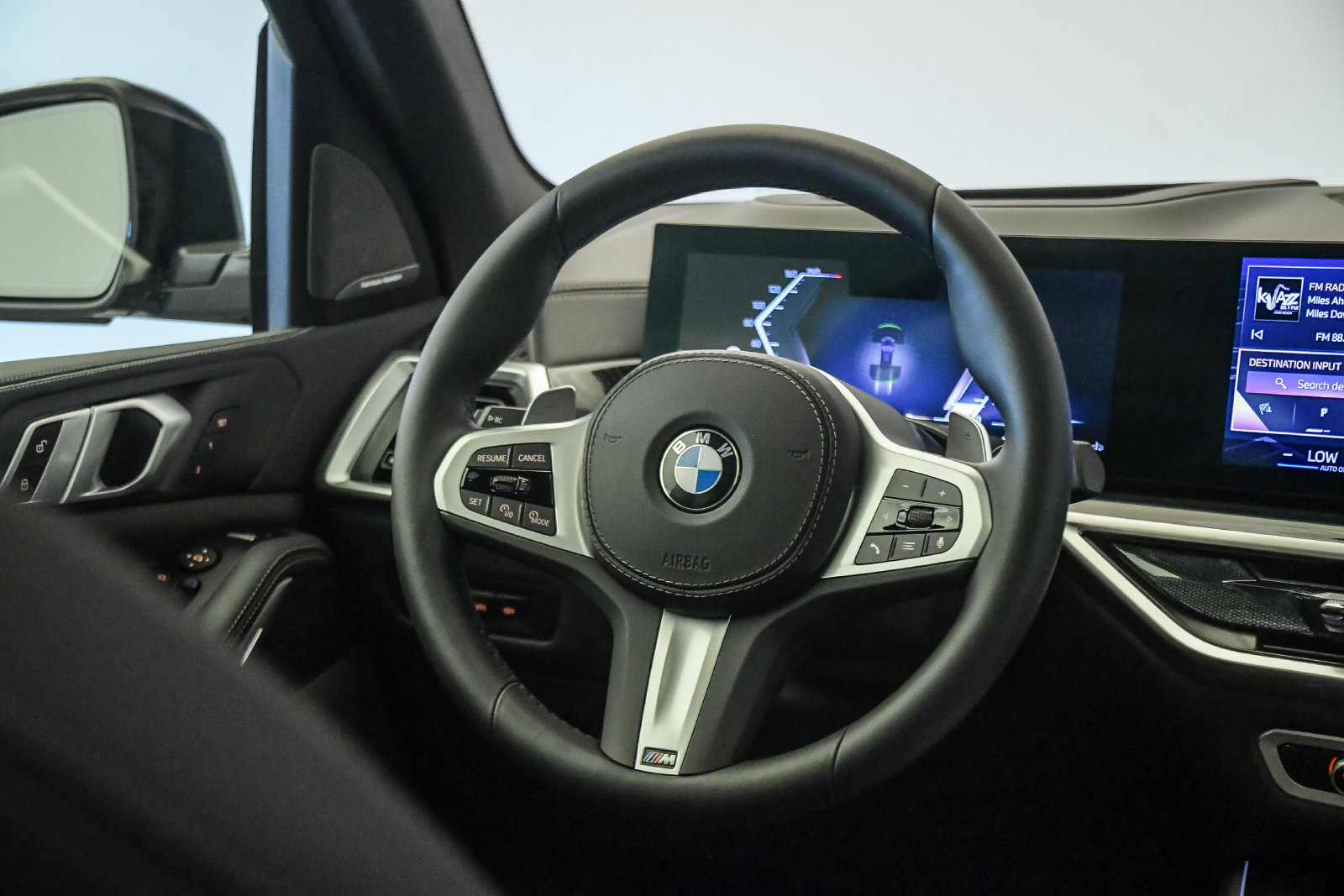 Certified 2025 BMW X5 sDrive40i w/ M Sport Package RWD image 12