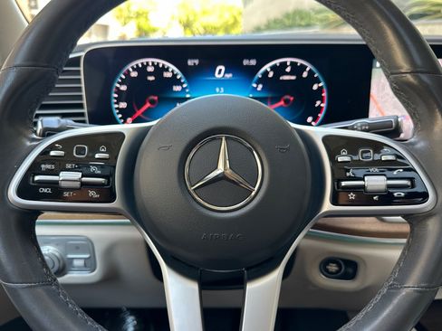 Used 2020 Mercedes-Benz GLS 450 4MATIC image 24