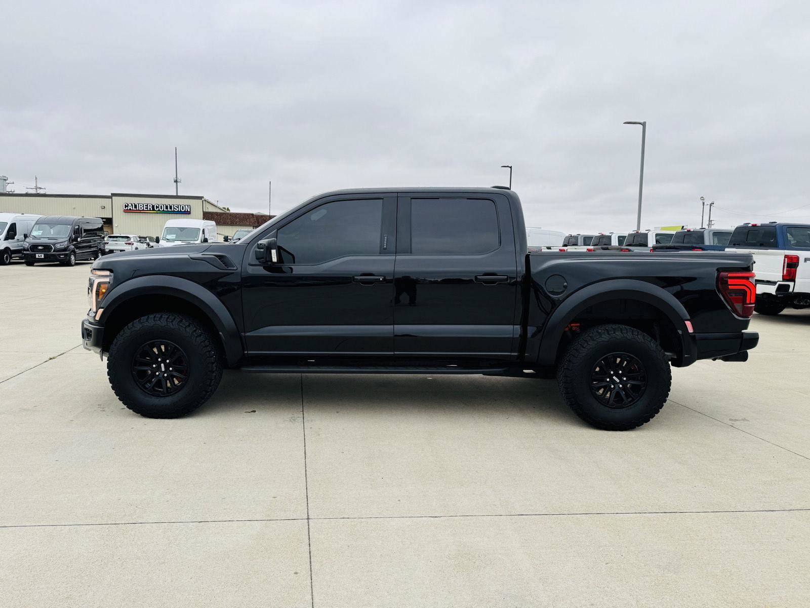Used 2024 Ford F150 Raptor AWD/4WD image 44