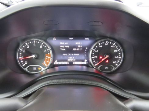 Used 2022 Jeep Renegade Latitude w/ Convenience Group image 12