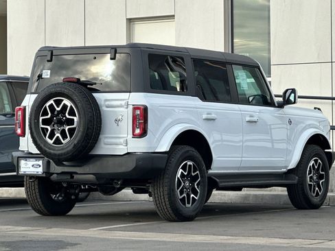 New 2025 Ford Bronco Outer Banks image 3