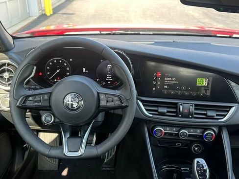 Used 2024 Alfa Romeo Giulia Sprint RWD image 12