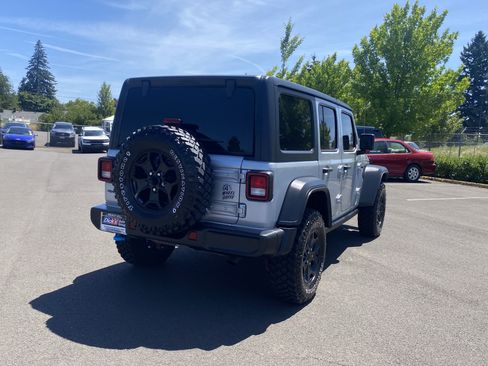 Used 2023 Jeep Wrangler Unlimited w/ Cold Weather Group AWD/4WD image 5
