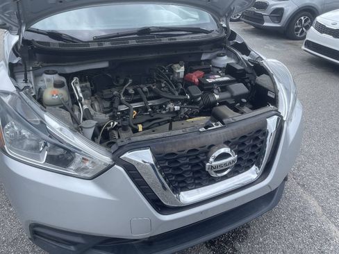 Used 2018 Nissan Kicks SV FWD image 31